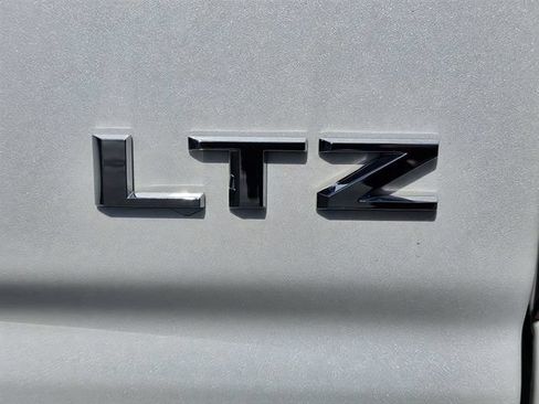 Used 2023 Chevrolet Silverado 1500 LTZ w/ LTZ Premium Package AWD/4WD image 11