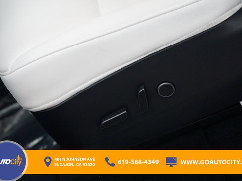 Used 2022 Tesla Model Y Long Range image 18