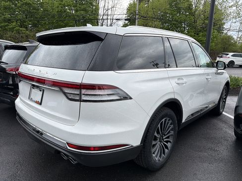 Used 2023 Lincoln Aviator AWD w/ Premium Package image 5