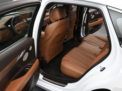 Used 2024 Genesis G80 image 10