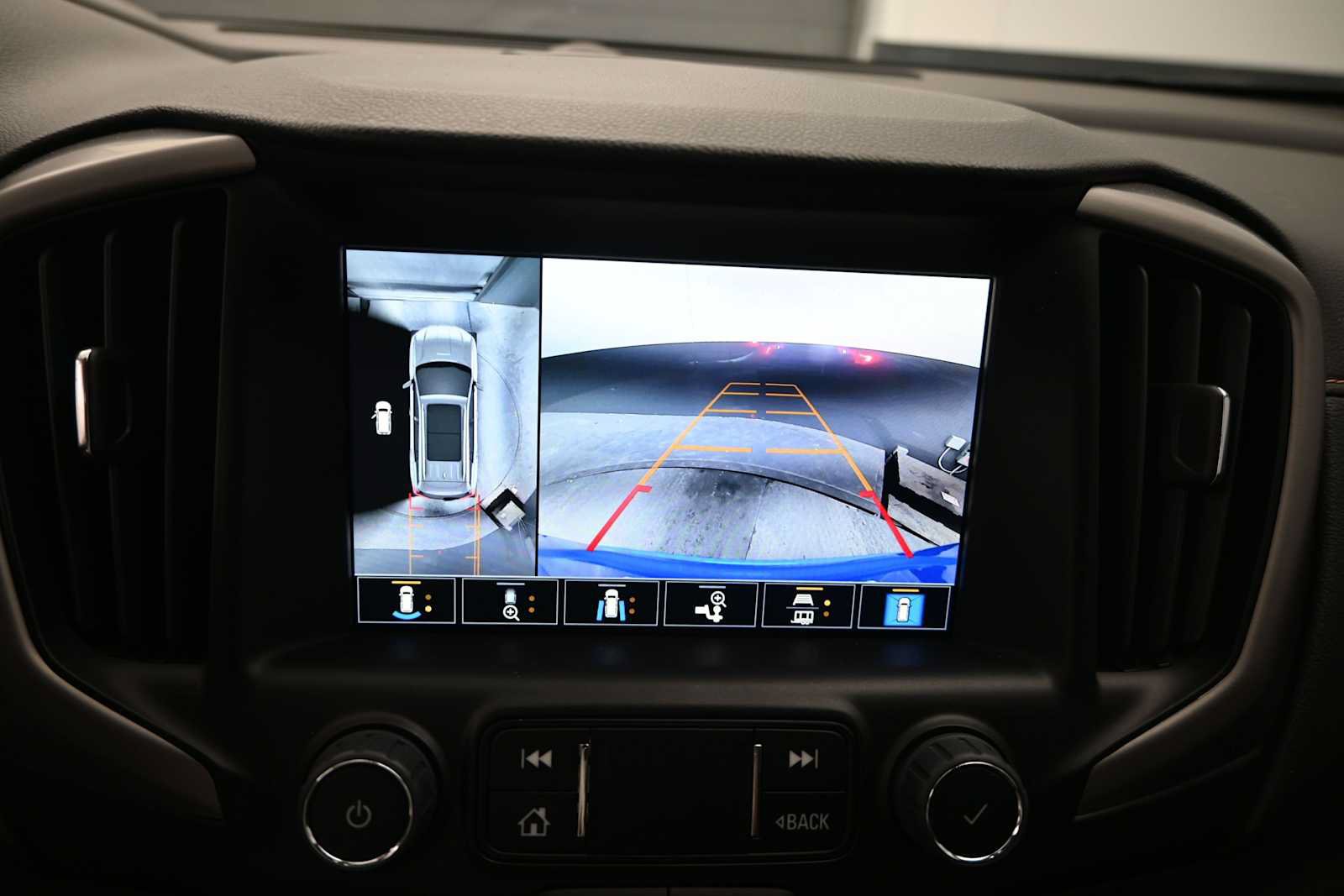 Used 2024 GMC Terrain AT4 w/ Infotainment Package II AWD/4WD image 15