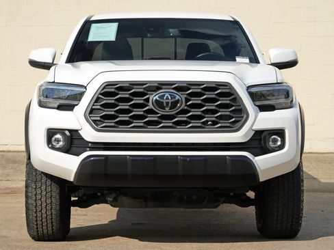 Used 2023 Toyota Tacoma TRD Off-Road w/ Black Out Package (TMS) AWD/4WD image 7