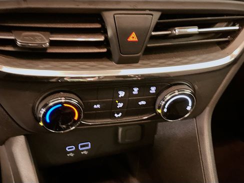 Used 2025 Buick Encore GX Preferred image 23