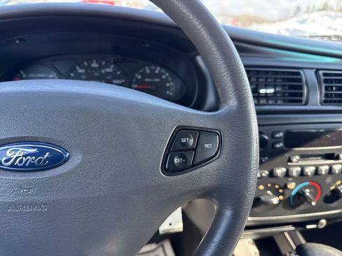 Used 2002 Ford Taurus SE image 18