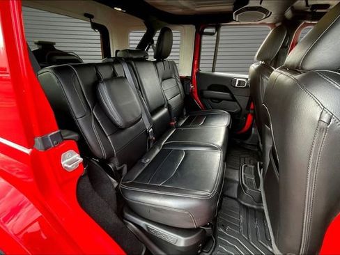 Used 2021 Jeep Wrangler Unlimited Sahara w/ Cold Weather Group AWD/4WD image 25