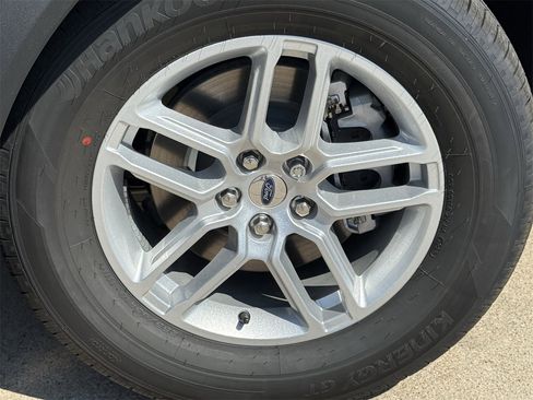 New 2025 Ford Explorer Active w/ Active Comfort Package image 32