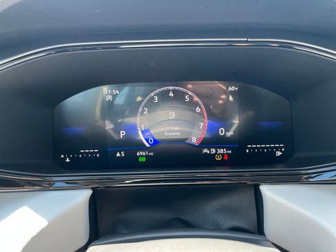 Certified 2025 Volkswagen Taos S FWD image 20