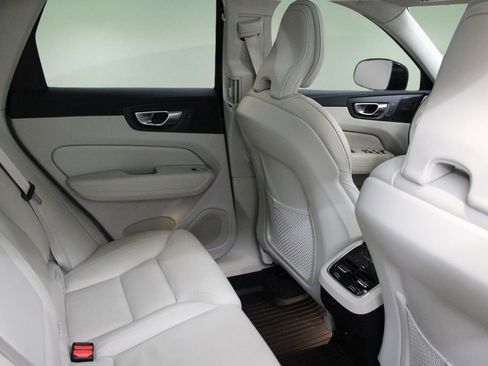 Certified 2023 Volvo XC60 B5 Ultimate w/ Climate Package image 29