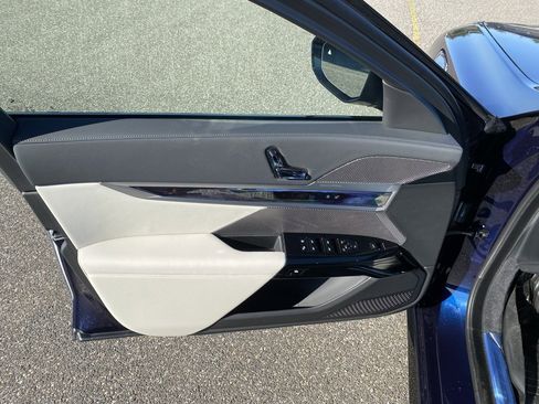 New 2026 BMW 760i xDrive image 14