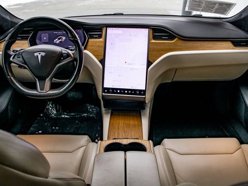 Used 2020 Tesla Model S Long Range Plus image 20