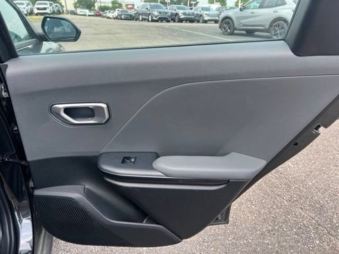 Used 2025 Kia K4 FWD image 14