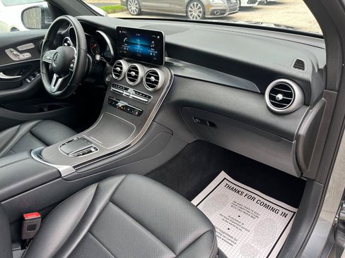 Used 2021 Mercedes-Benz GLC 300 4MATIC w/ Premium Package image 19