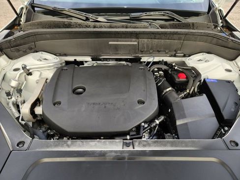 Certified 2025 Volvo XC90 B6 Ultra w/ Lounge Package image 18