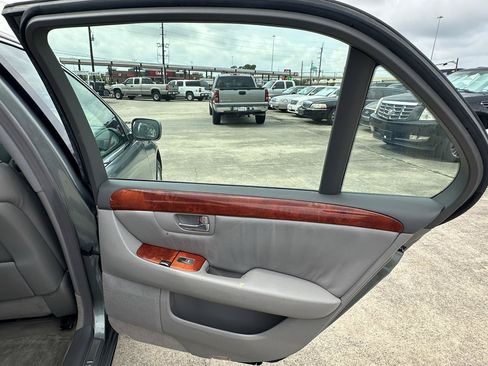 Used 2003 Lexus LS 430 RWD image 24