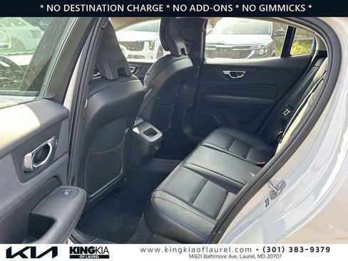 Used 2021 Volvo S60 T5 Momentum FWD image 22