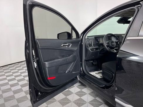 Used 2024 Kia Sportage LX FWD image 18
