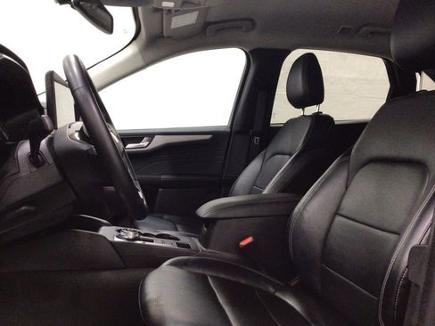 Used 2024 Ford Escape Platinum image 9