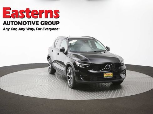 Used 2023 Volvo XC40 B4 Ultimate FWD image 45