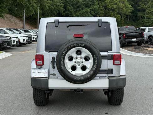 Used 2014 Jeep Wrangler Unlimited Sahara w/ Max Tow Package AWD/4WD image 4