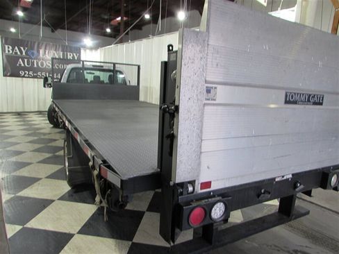 Used 2016 Ford F550 2WD Regular Cab Super Duty image 7