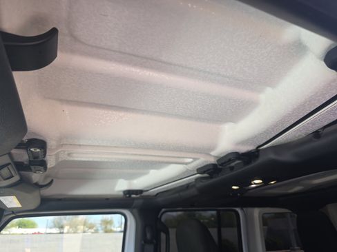 Used 2020 Jeep Wrangler Unlimited Sahara AWD/4WD image 33