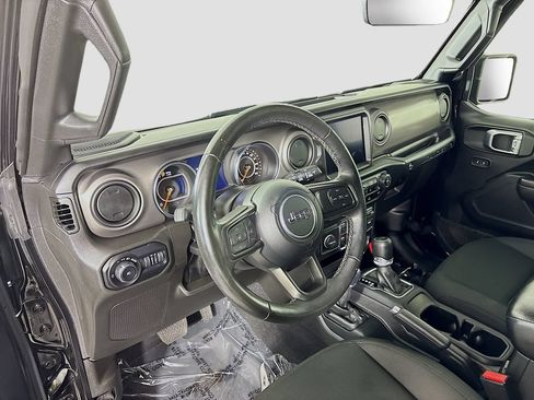 Used 2022 Jeep Wrangler Unlimited Sport AWD/4WD image 11