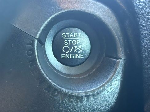 Used 2018 Jeep Renegade Altitude image 26