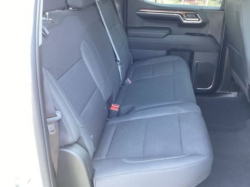 Used 2024 Chevrolet Silverado 1500 LT image 17