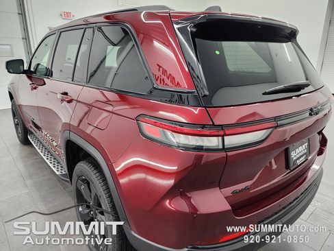 New 2025 Jeep Grand Cherokee Limited w/ Black Appearance Package image 6