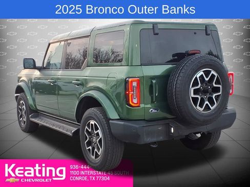 Used 2025 Ford Bronco Outer Banks image 2