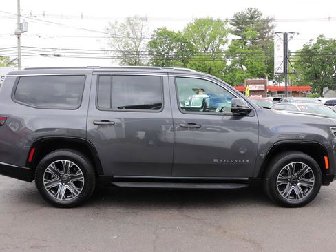 Used 2025 Jeep Wagoneer Series II AWD/4WD image 6