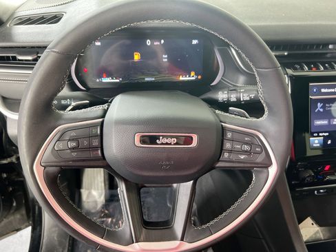 Used 2023 Jeep Grand Cherokee L Altitude image 10