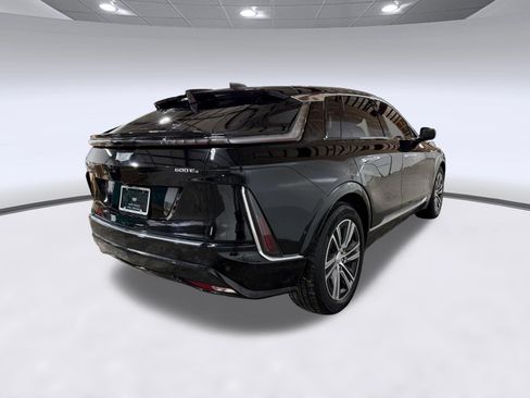 Certified 2024 Cadillac Lyriq Luxury w/ LPO, Floor Liner Package AWD/4WD image 7