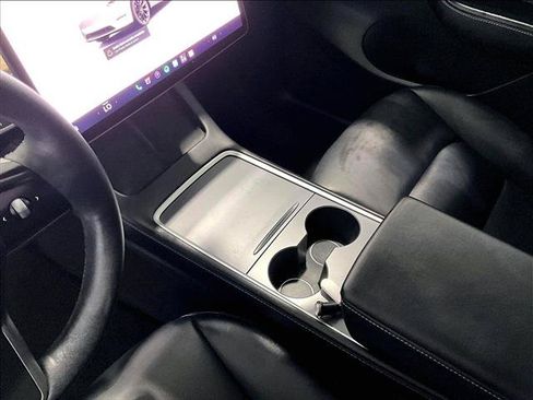 Used 2022 Tesla Model Y Long Range AWD/4WD image 15