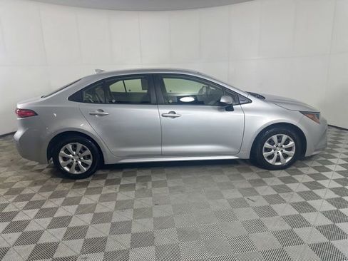 Used 2023 Toyota Corolla LE FWD image 8