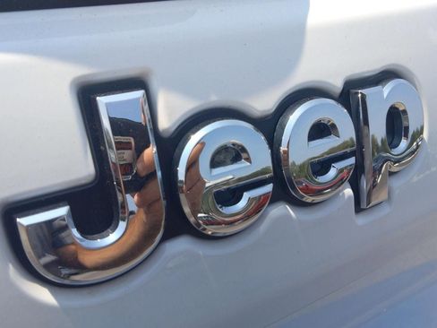 New 2025 Jeep Compass Latitude image 31