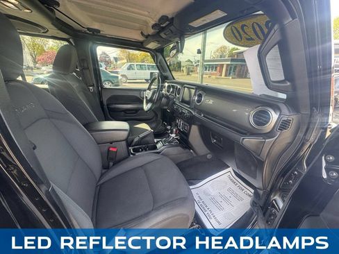 Used 2020 Jeep Gladiator Overland AWD/4WD image 22