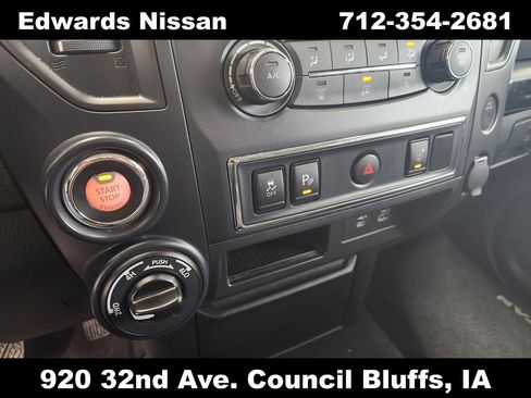 Used 2023 Nissan Titan SV image 28