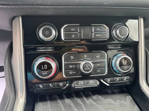 Used 2024 GMC Yukon Denali w/ Max Trailering Package AWD/4WD image 27