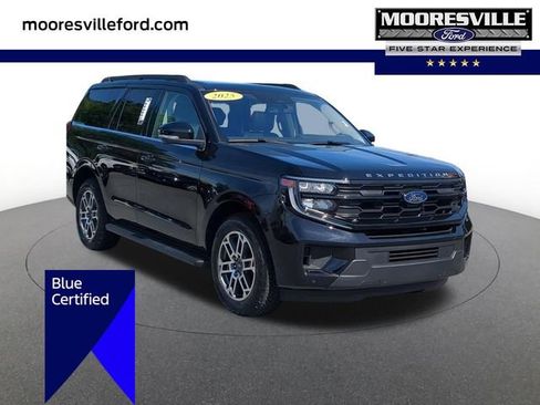 Certified 2025 Ford Expedition Active AWD/4WD image 1