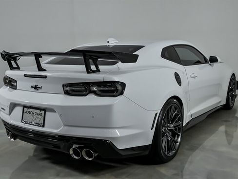 Used 2021 Chevrolet Camaro ZL1 RWD image 10