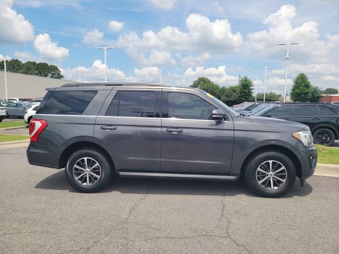 Used 2020 Ford Expedition XLT w/ Equipment Group 201A RWD image 2