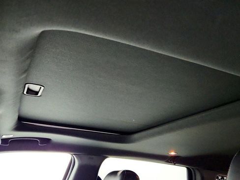 Used 2018 Jeep Grand Cherokee Altitude image 10