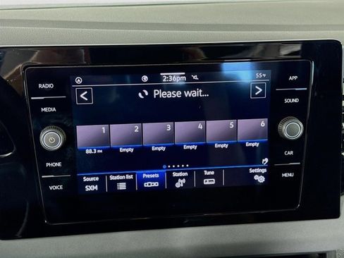 Used 2025 Volkswagen Jetta SE image 16