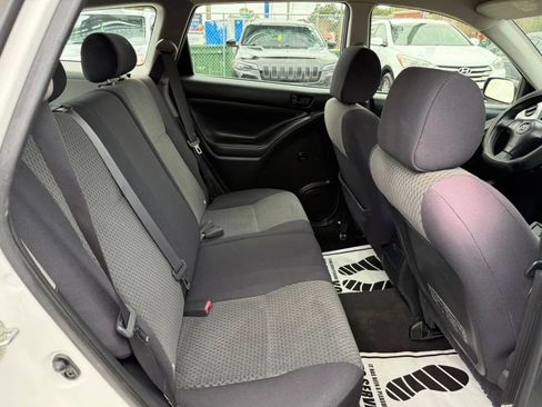 Used 2006 Toyota Matrix XR image 7