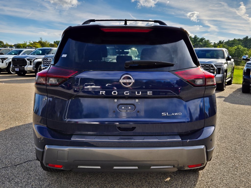 Used 2024 Nissan Rogue SL w/ SL Premium Package AWD/4WD image 4