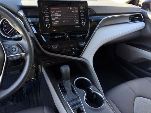 Used 2022 Toyota Camry LE image 20