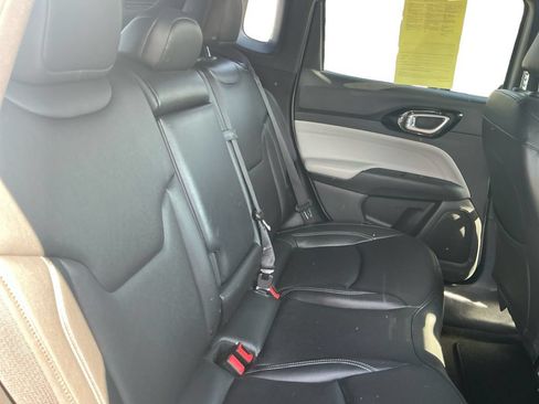 Used 2025 Jeep Compass Limited AWD/4WD image 19