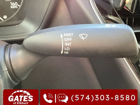 Used 2025 Toyota Corolla LE image 20