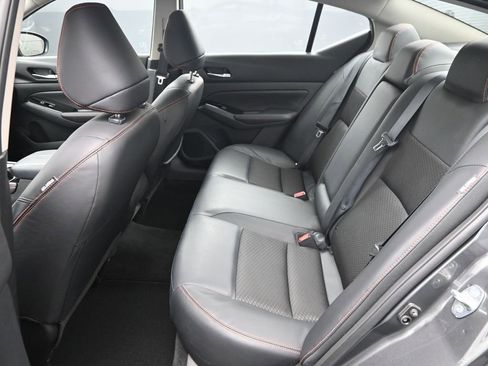 Used 2025 Nissan Altima 2.5 SR image 12